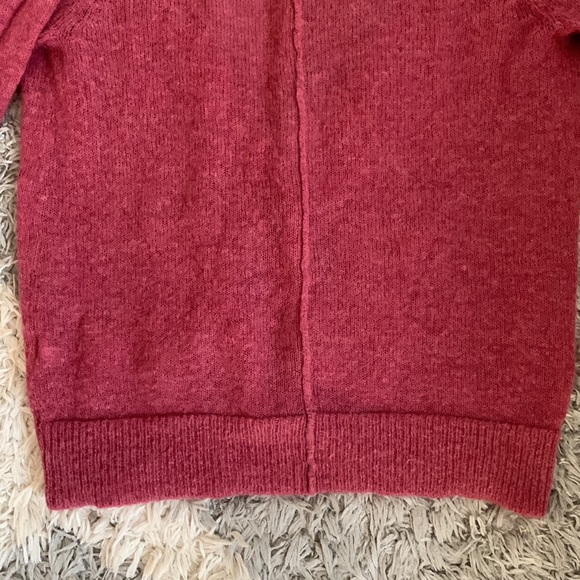 American Eagle Pink Sweater. Size M. - Picture 14 of 15